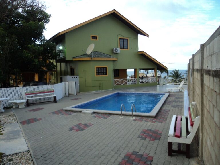 belle vue villas mayaro 1 1 768x576