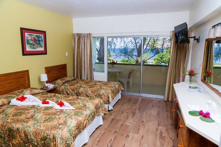 crown point beach hotel 2