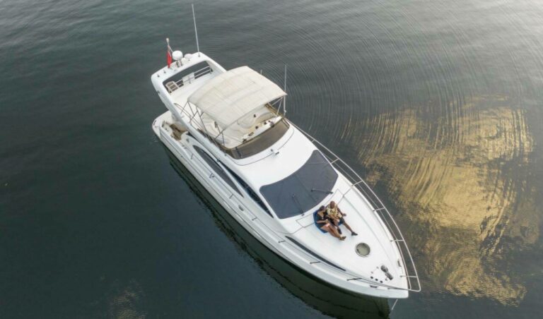 Dinneronayacht
