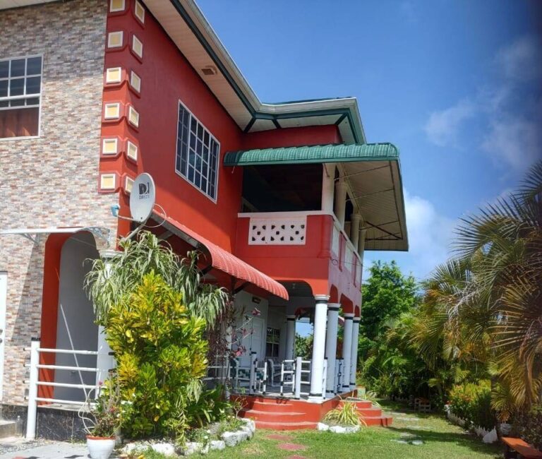 house low 768x650