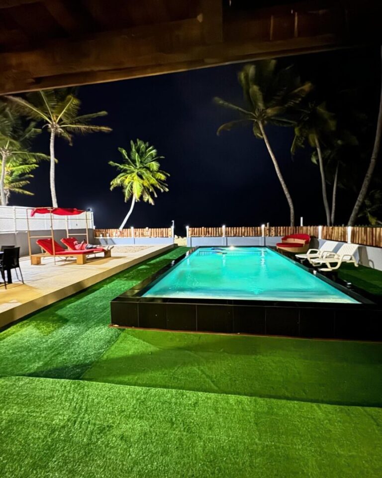 oceans14beachhouse 2 pool 768x960