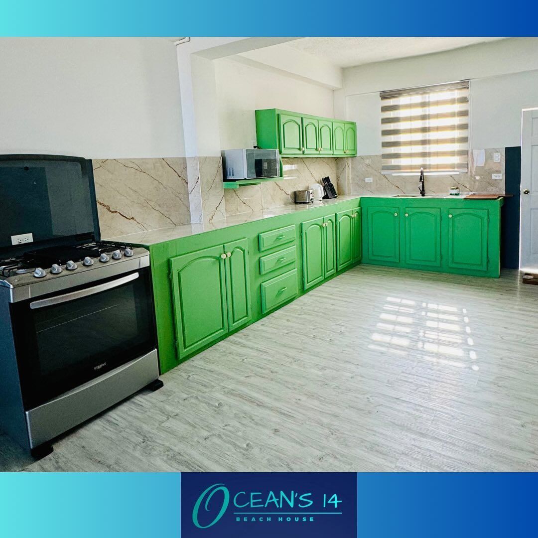 oceans14beachhouse 5 kitchen